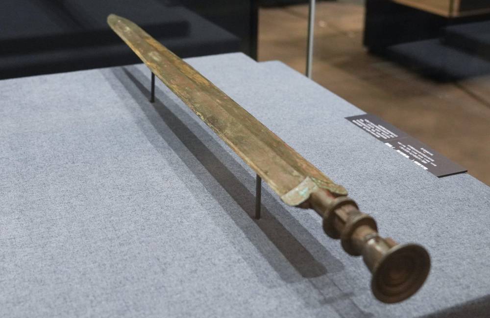 &Eacute;p&eacute;e de bronze, Erlitou