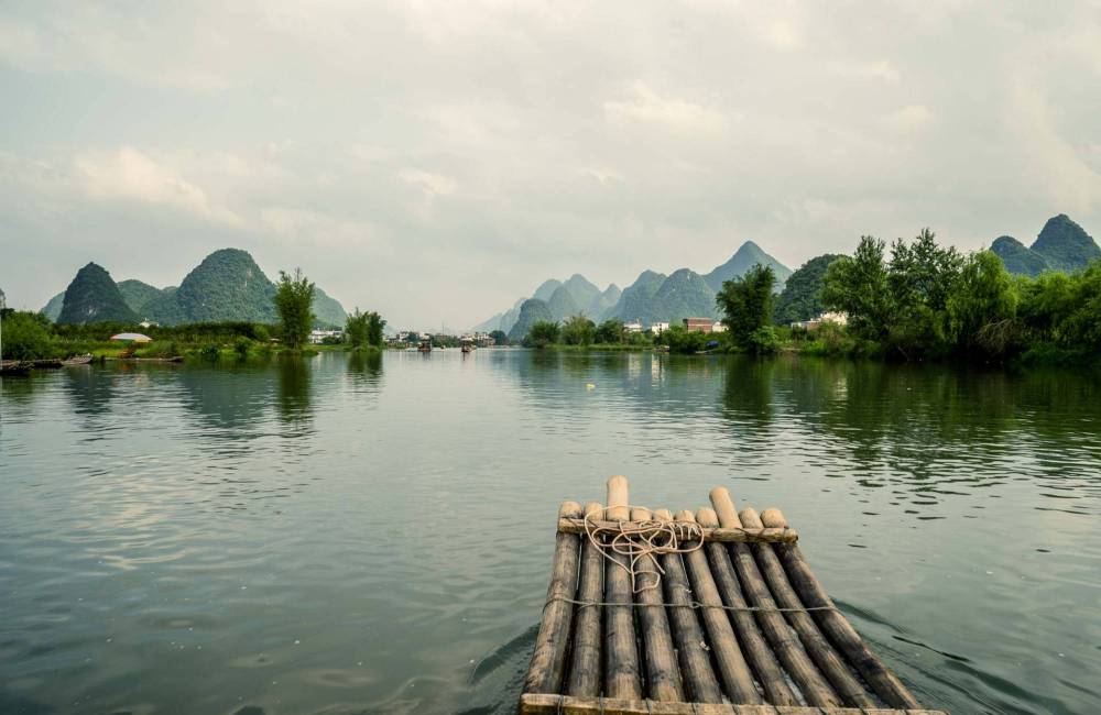 Croisi&egrave;re en radeau sur la rivi&egrave;re Li, entre Guilin et Yangshuo