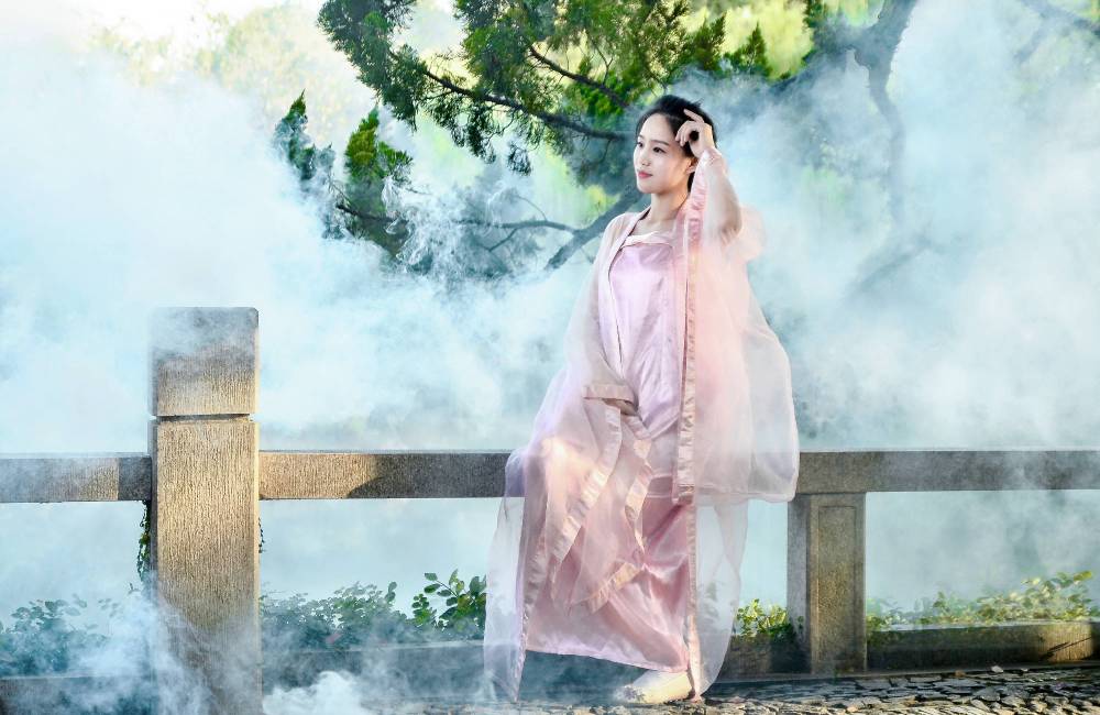 Femme chinoise portant le Hanfu