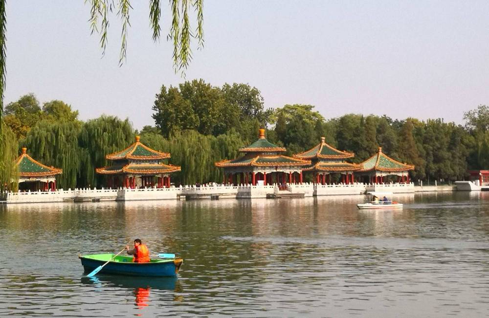 Promenade en bateau sur le lac du parc Beihai