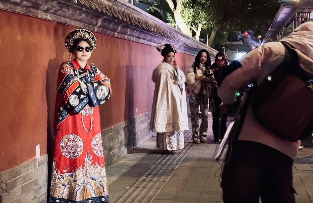 Hanfu et selfies : comment la jeunesse chinoise réécrit son identité