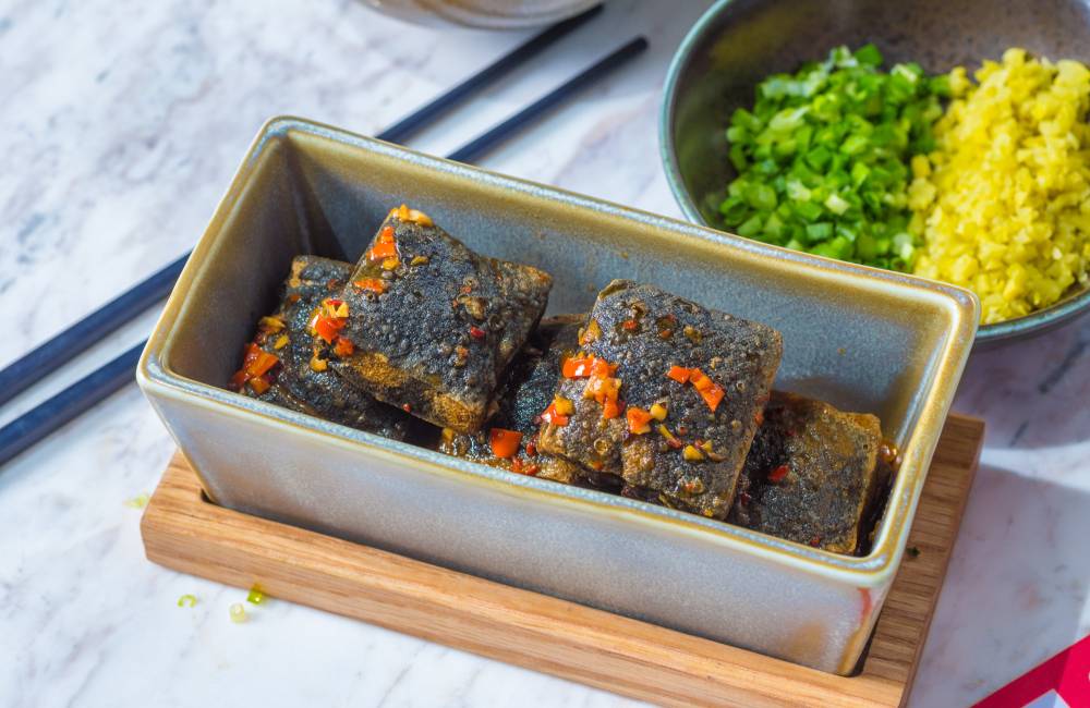 Tofu noir putant, cuisine du Hunan