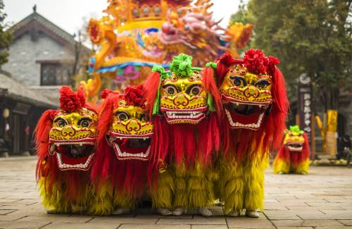 La danse du lion : l'art chinois de disparaître pour mieux exister