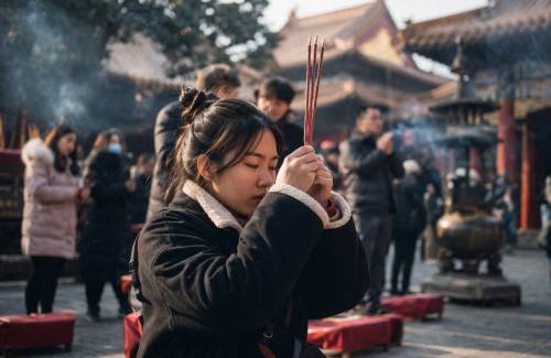 Pourquoi les jeunes Chinois retournent au temple