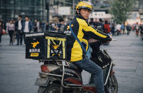 Comment la livraison de repas redessine le quotidien et le tissu social en Chine