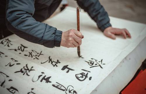 Pourquoi les Chinois écrivaient de droite à gauche et de haut en bas ?