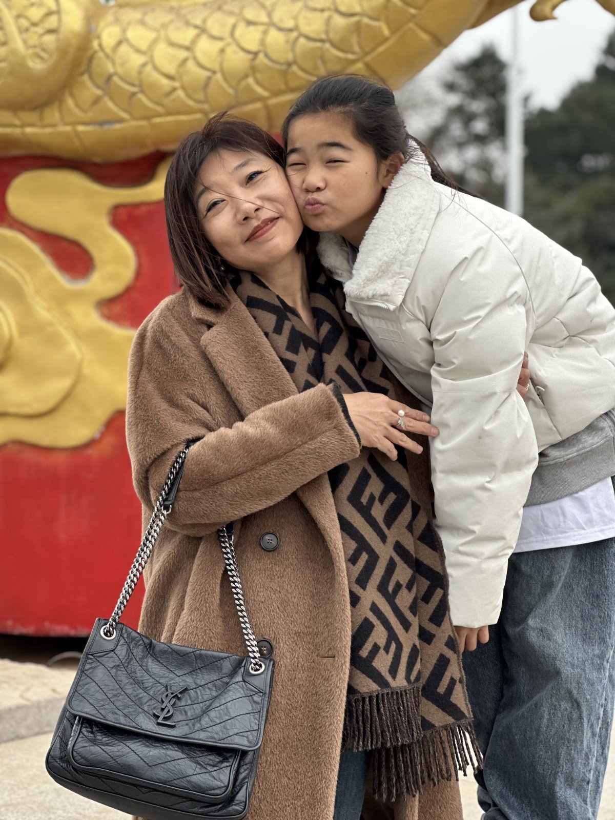 H&eacute;l&egrave;ne et Haixia