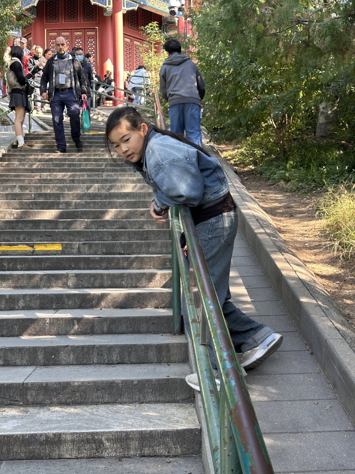 Chine en famille, H&eacute;l&egrave;ne, Parc Jingshan, Pavillon chinois
