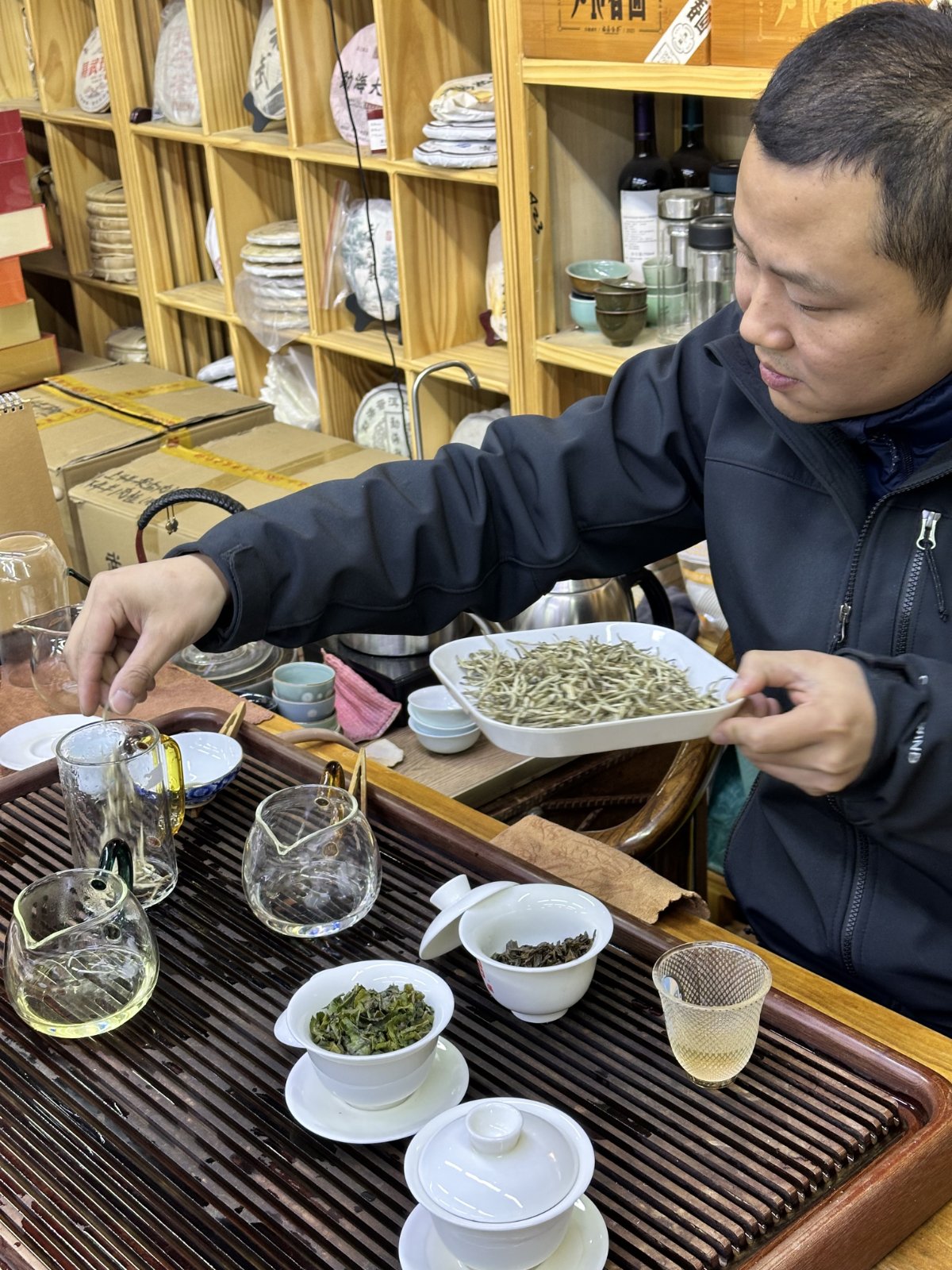 D&eacute;gustation de th&eacute; &agrave; Shenyang dans commerce sp&eacute;cialis&eacute;