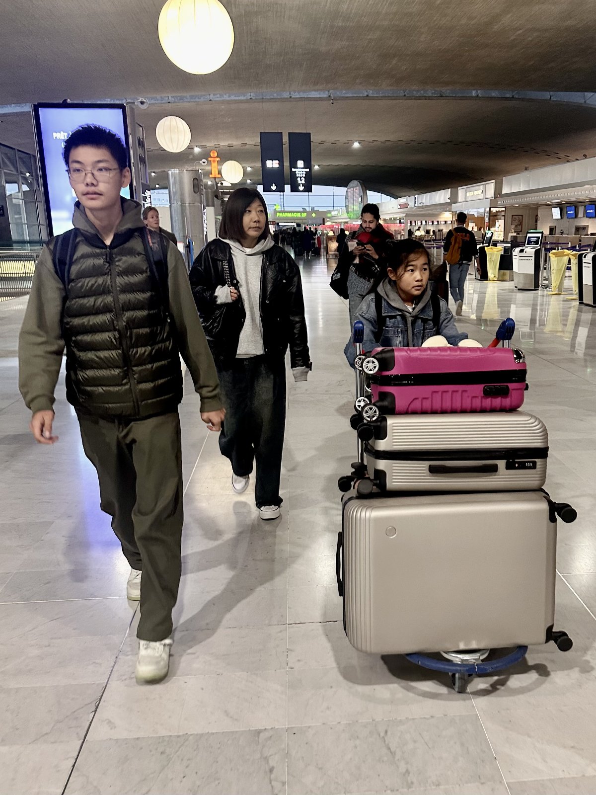 En famille &agrave; l'a&eacute;roport